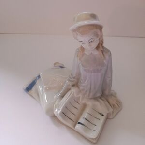 Vintage D’ART SA PORCELAIN Lady (Lladró Style) Reading A Book FIGURINE